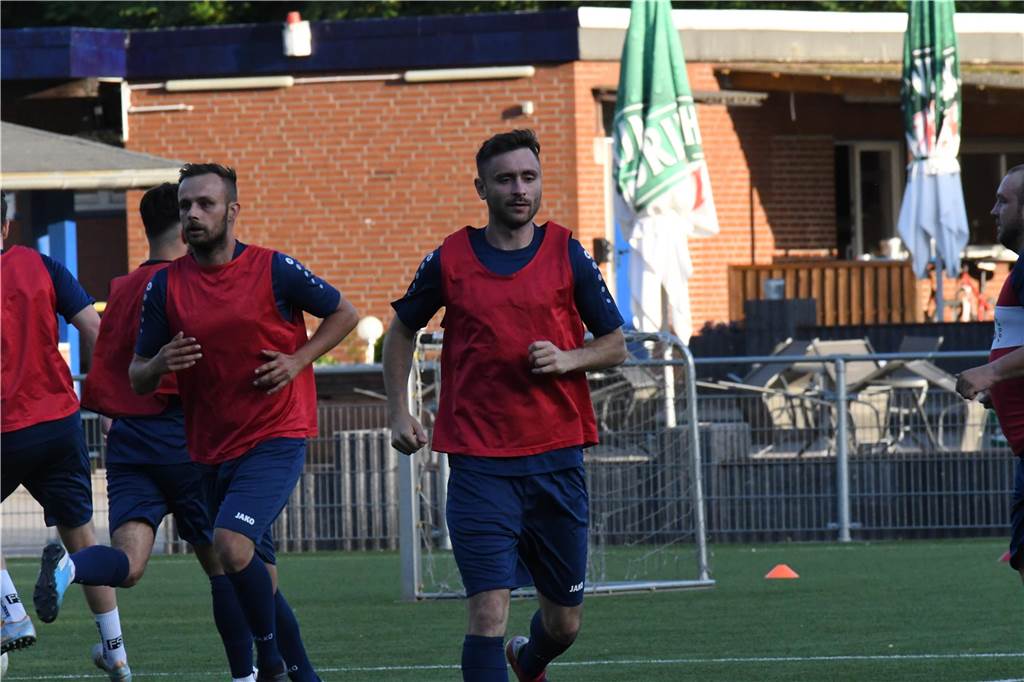 Viele Bilder vom Trainingsauftakt des BV Lünen.