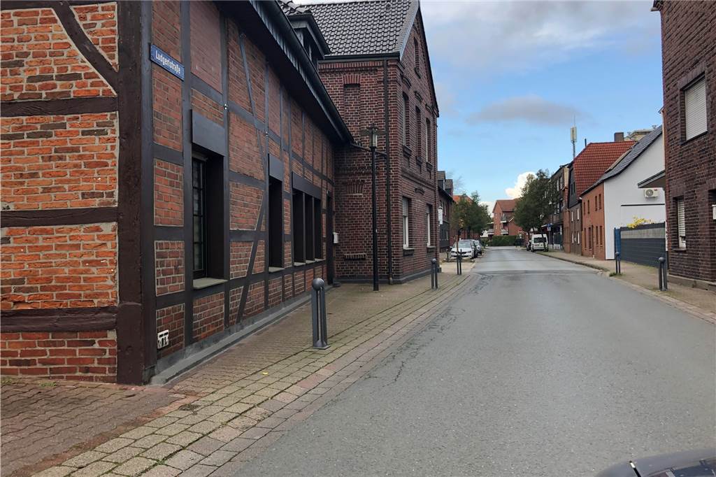 Mobilitätskonzept Selm: Stadt nimmt Bürger weiter mit ins Boot Viele Bürger haben Anregungen und Kritik zum Mobilitätskonzept geäußert. Eine der Schwachstellen im Verkehr in Selm: enge Gehwege in der Ludgeristraße.
