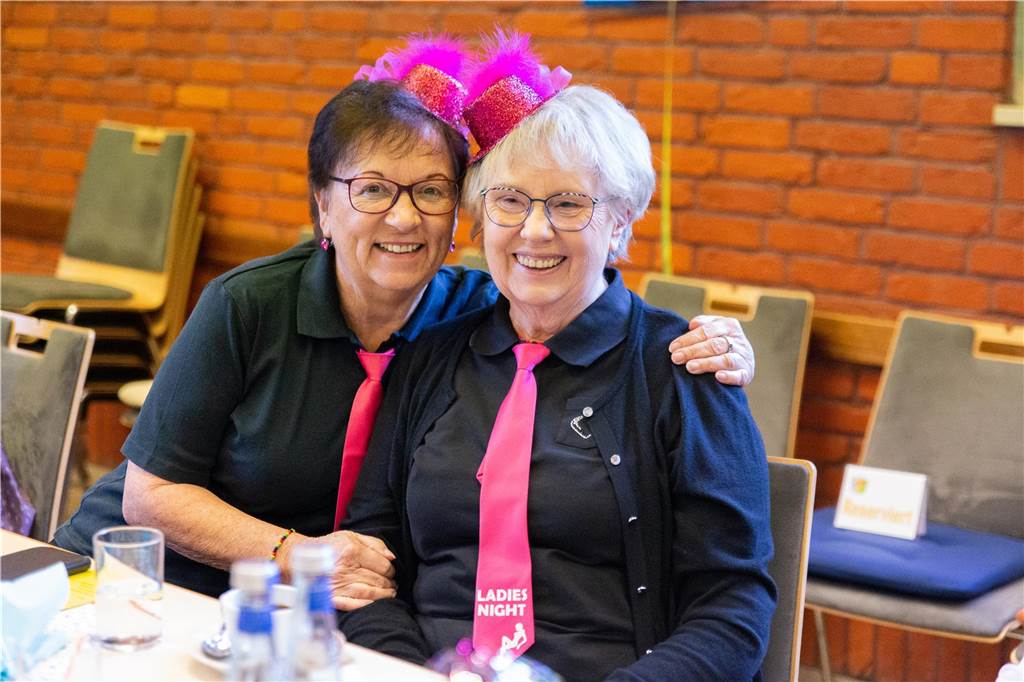 Frauen-Karneval in Grafenwald: KFD-Theatergruppe sorgte für Stimmung Viele der Frauen sind bereits Stammgäste beim Frauen-Karneval in Grafenwald.