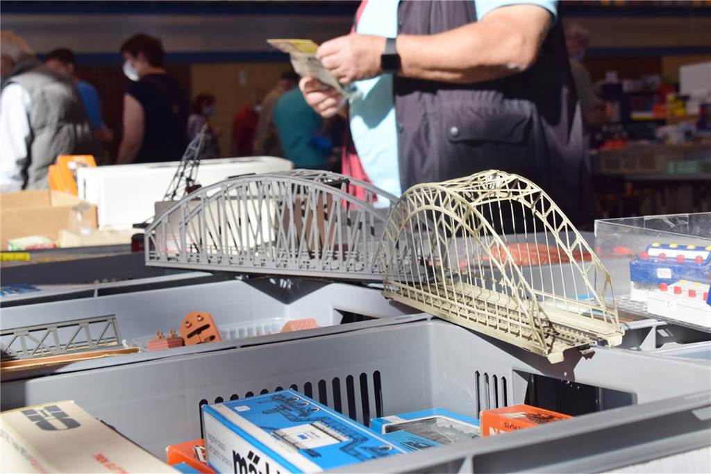 Modellbau- und Spielzeugmesse unter Corona-Bedingungen in Haltern Viele Fans von Modelleisenbahnen tummelten sich in der Seestadthalle.