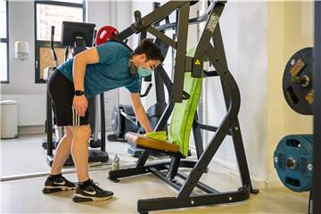 Viele Fitnessstudios öffnen ab kommender Woche wieder. Dabei gibt es je nach Studio unterschiedliche Dinge zu beachten.