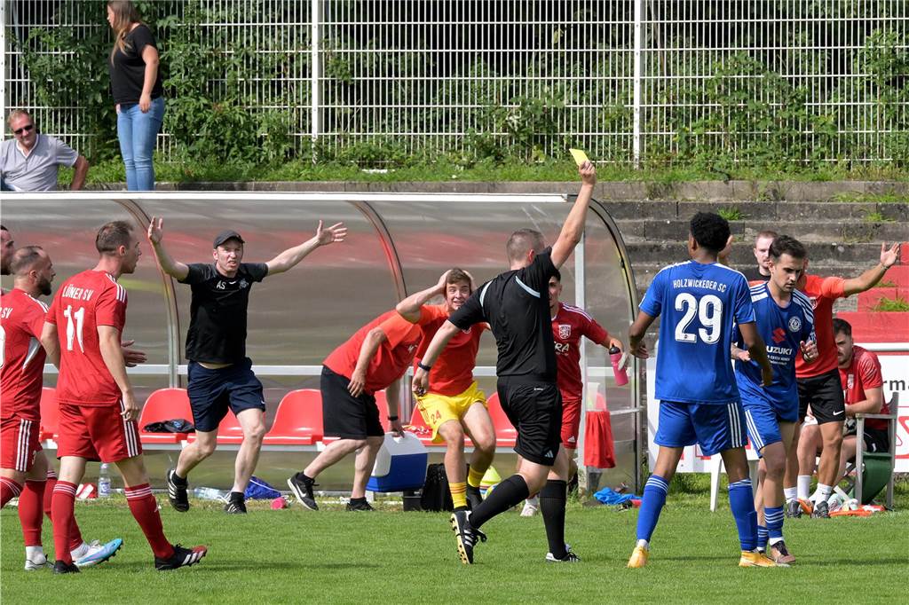 Viele Fotos vom Duell zwischen Lüner SV und Holzwickeder SC (0:3).