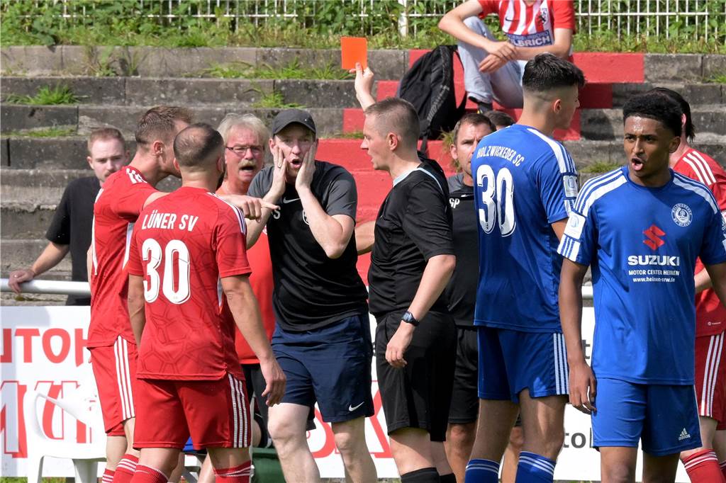 Viele Fotos vom Duell zwischen Lüner SV und Holzwickeder SC (0:3).
