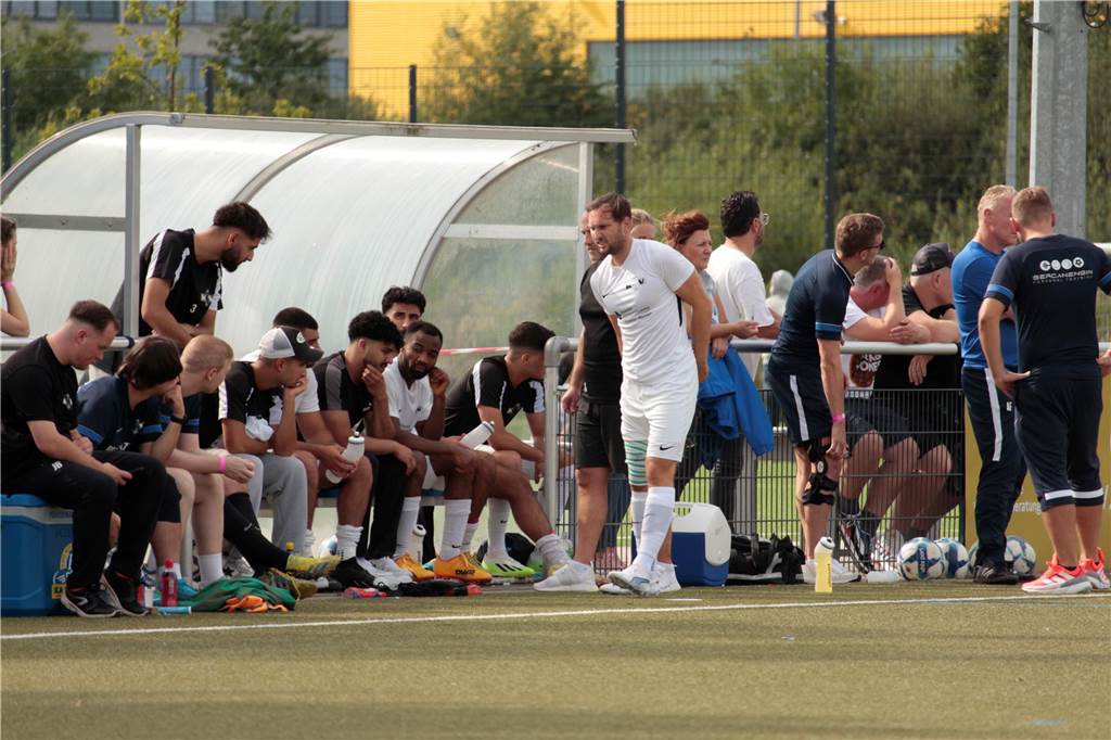 Viele Fotos vom Meisterschaftsspiel zwischen dem Königsborner SV und YEG Hassel (6:1).
