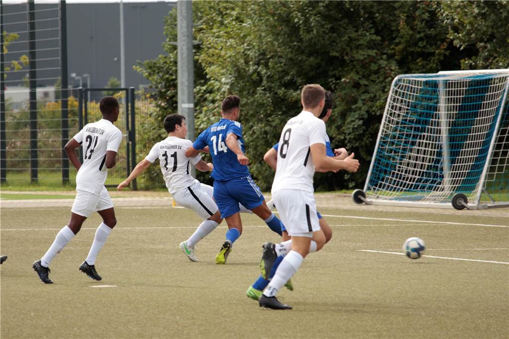 Viele Fotos vom Meisterschaftsspiel zwischen dem Königsborner SV und YEG Hassel (6:1).