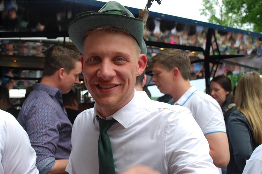 Viele Fotos vom Schützenfest Graes, bei dem sich Frank Hüntler nach dem 422 Schuss den Königstitel sicherte.