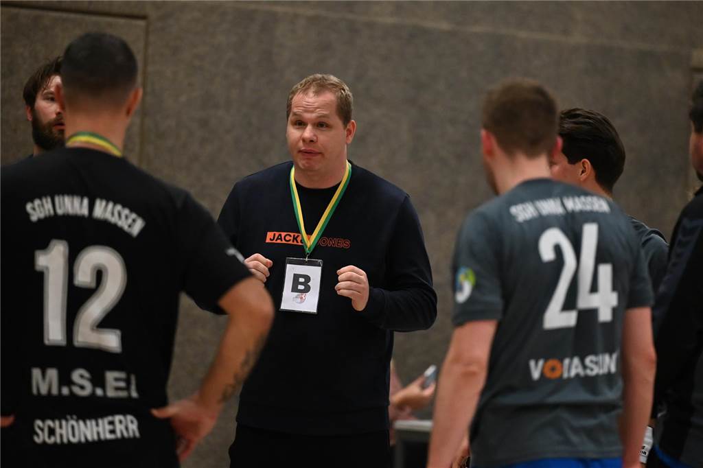 Viele Fotos vom Spiel HC Heeren gegen SGH Unna Massen II.