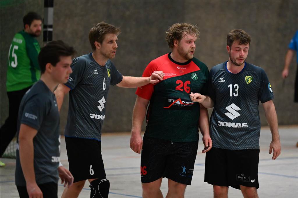 Viele Fotos vom Spiel HC Heeren gegen SGH Unna Massen II.
