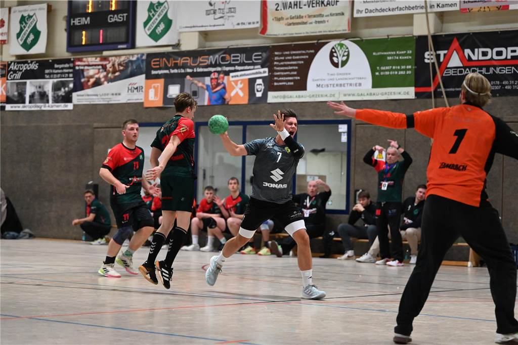 Viele Fotos vom Spiel HC Heeren gegen SGH Unna Massen II.
