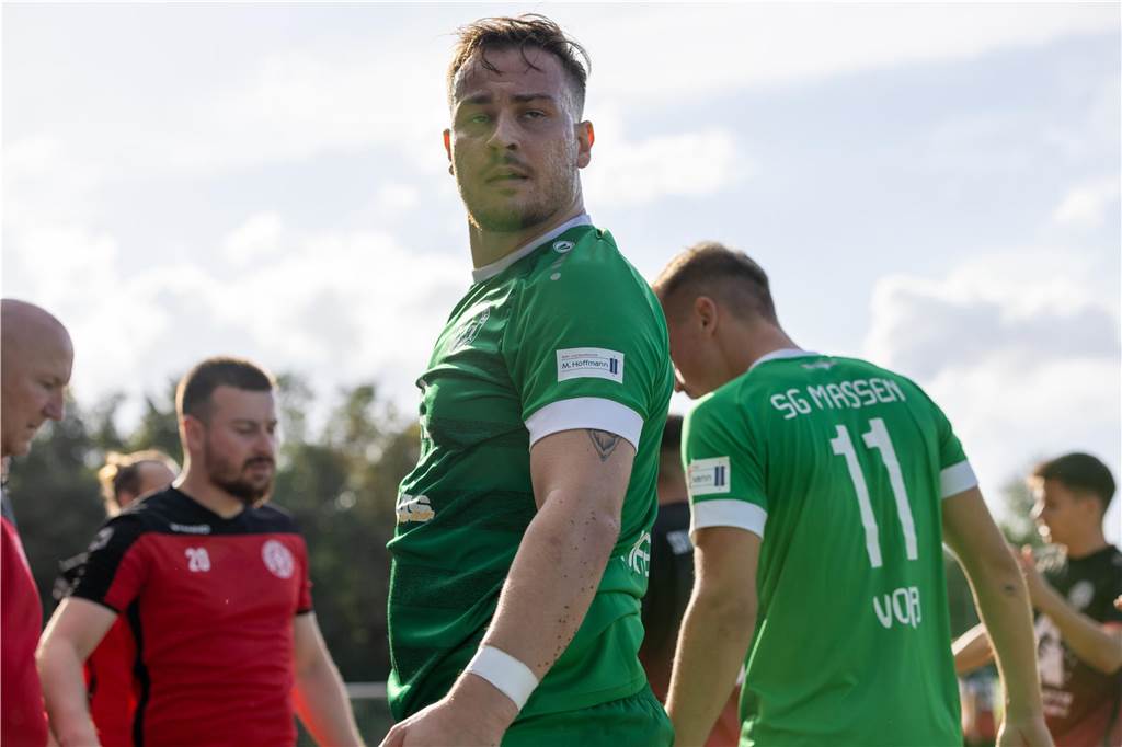 Viele Fotos vom Stadtderby zwischen der SG Massen und dem SSV Mühlhausen.