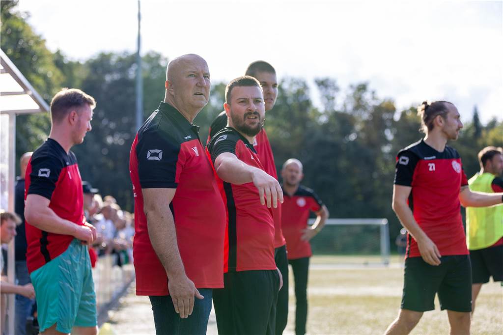 Viele Fotos vom Stadtderby zwischen der SG Massen und dem SSV Mühlhausen.