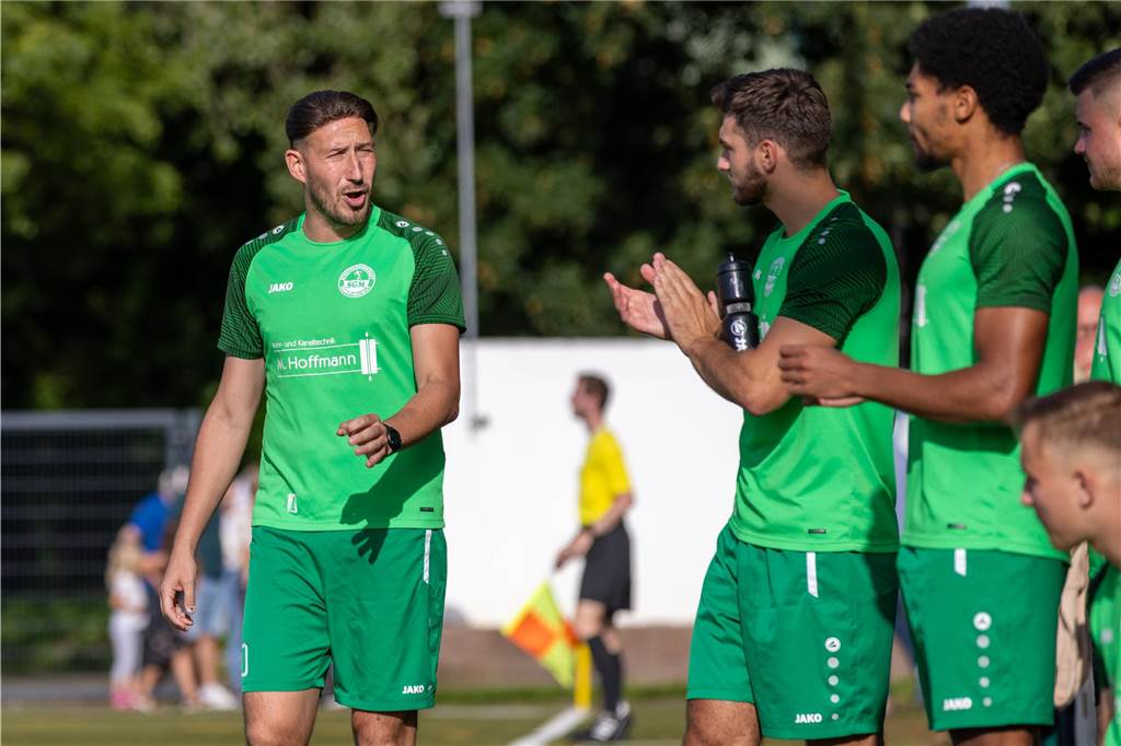 Viele Fotos vom Stadtderby zwischen der SG Massen und dem SSV Mühlhausen.