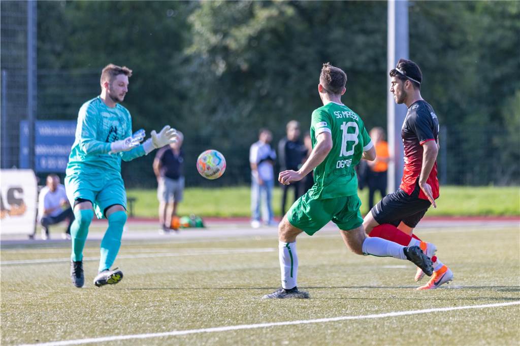 Viele Fotos vom Stadtderby zwischen der SG Massen und dem SSV Mühlhausen.