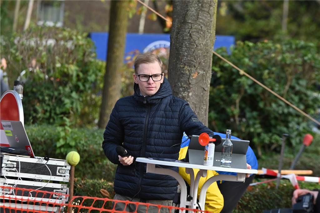 Viele glückliche Gesichter waren am Samstag am Schloss Westerwinkel in Herbern zu sehen. Dort fand der Westerwinkellauf mit 841 Startern statt. Wir waren mit der Kamera dabei.