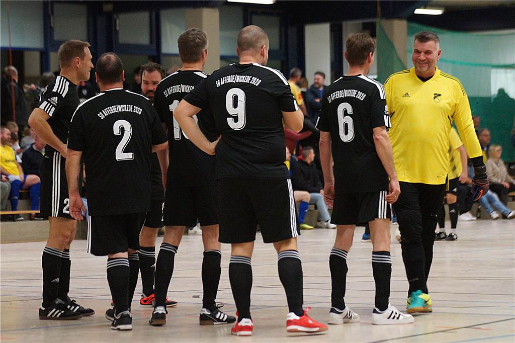 Viele Impressionen vom BKM-Mannesmann-Cup des BSV Heeren. Bei den Alten Herren hat sich der Kamener SC durchgesetzt.