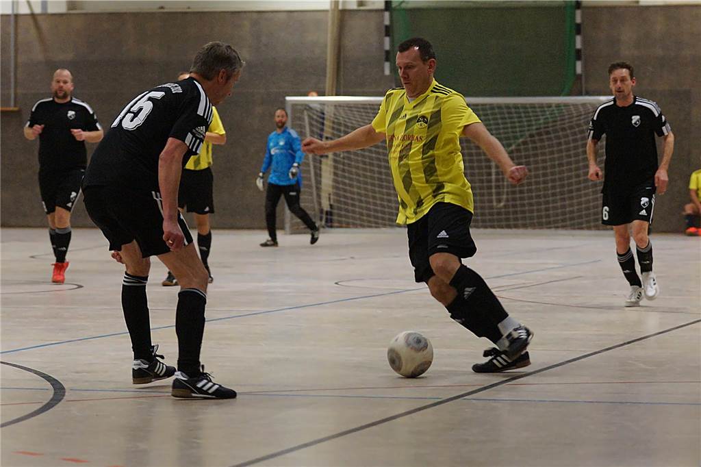 Viele Impressionen vom BKM-Mannesmann-Cup des BSV Heeren. Bei den Alten Herren hat sich der Kamener SC durchgesetzt.