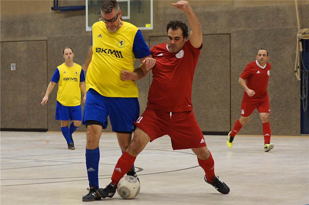 Viele Impressionen vom BKM-Mannesmann-Cup des BSV Heeren. Bei den Alten Herren hat sich der Kamener SC durchgesetzt.