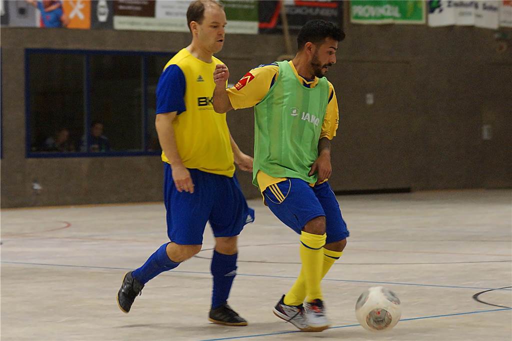 Viele Impressionen vom BKM-Mannesmann-Cup des BSV Heeren. Bei den Alten Herren hat sich der Kamener SC durchgesetzt.