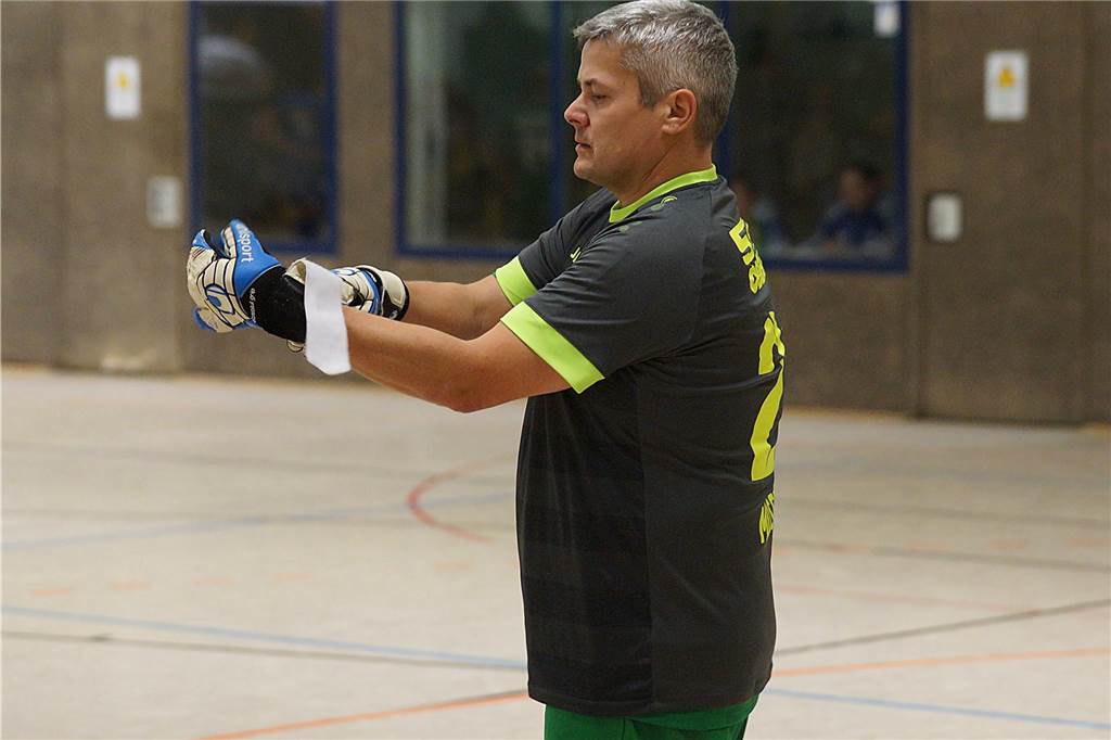 Viele Impressionen vom BKM-Mannesmann-Cup des BSV Heeren. Bei den Alten Herren hat sich der Kamener SC durchgesetzt.