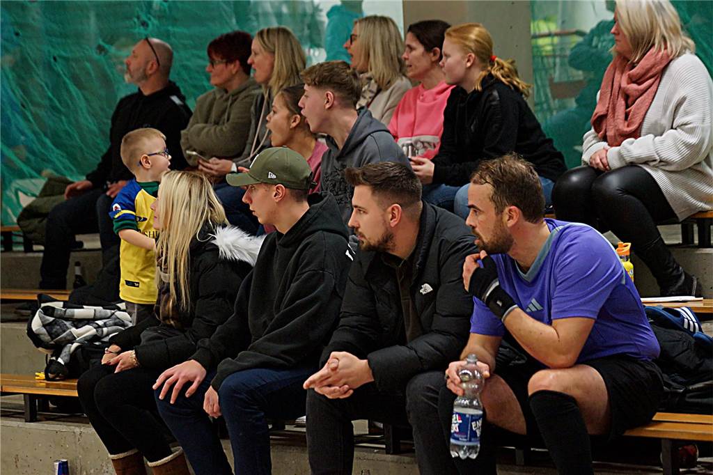 Viele Impressionen vom BKM-Mannesmann-Cup des BSV Heeren. Bei den Alten Herren hat sich der Kamener SC durchgesetzt.