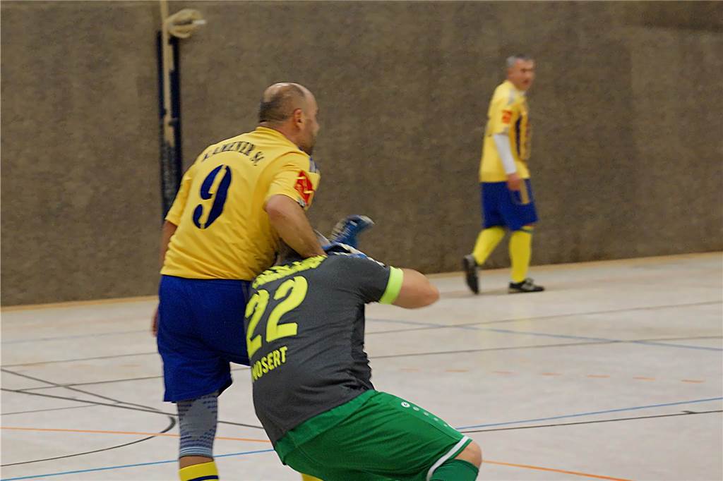 Viele Impressionen vom BKM-Mannesmann-Cup des BSV Heeren. Bei den Alten Herren hat sich der Kamener SC durchgesetzt.