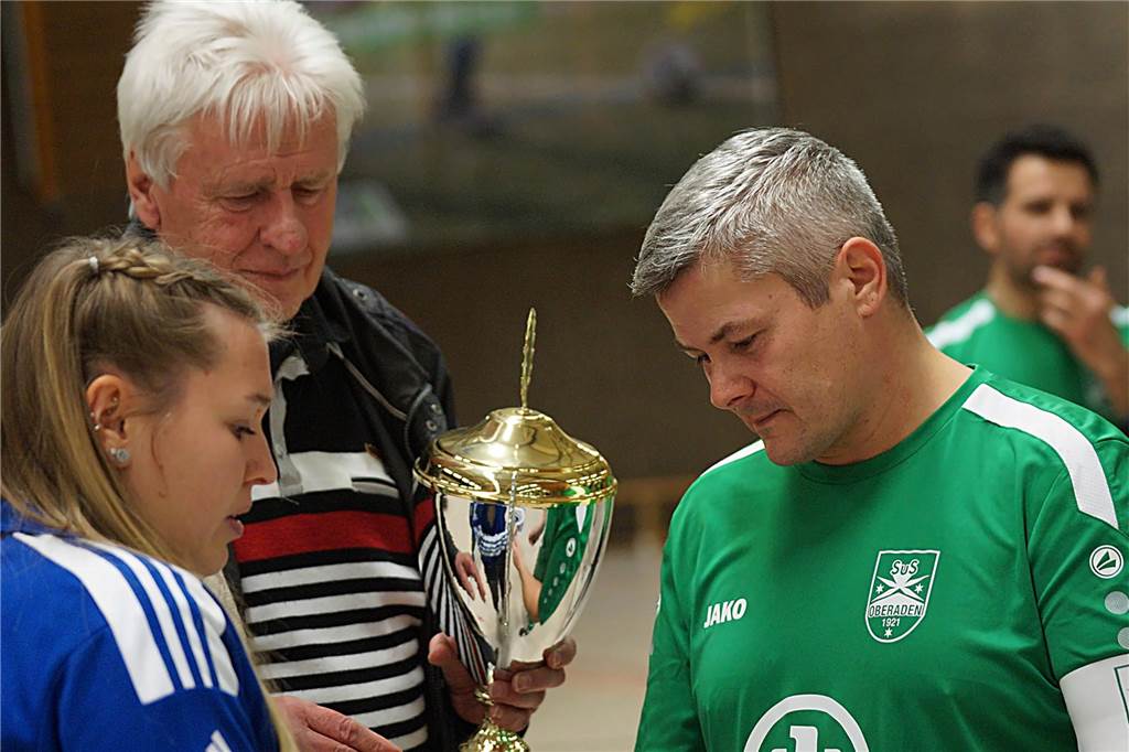 Viele Impressionen vom BKM-Mannesmann-Cup des BSV Heeren. Bei den Alten Herren hat sich der Kamener SC durchgesetzt.