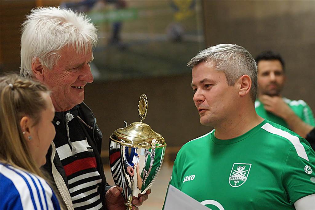 Viele Impressionen vom BKM-Mannesmann-Cup des BSV Heeren. Bei den Alten Herren hat sich der Kamener SC durchgesetzt.