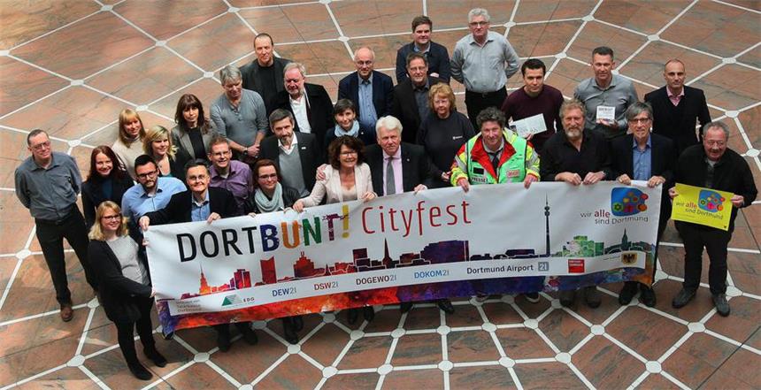 Das ist das Programm des "Dortbunt"-Festivals Viele Köche mögen zwar den Brei verderben, viele Akteure sorgen aber für ein buntes und vielfältiges Cityfest. Das Programm für die zweite Ausgabe von „Dortbunt“ wurde gestern im Rathaus präsentiert.Laryea