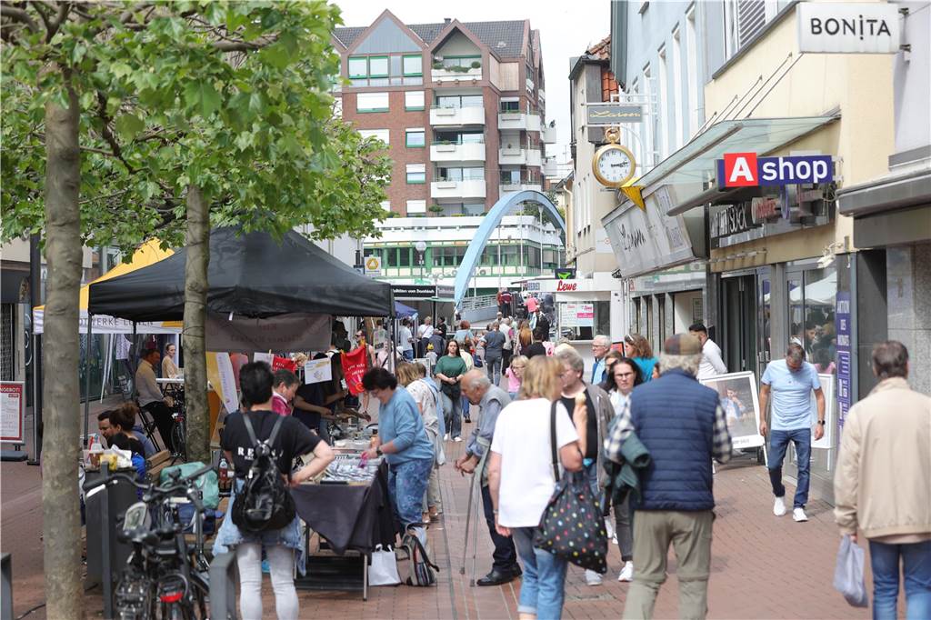 Viele Leute waren in der City.