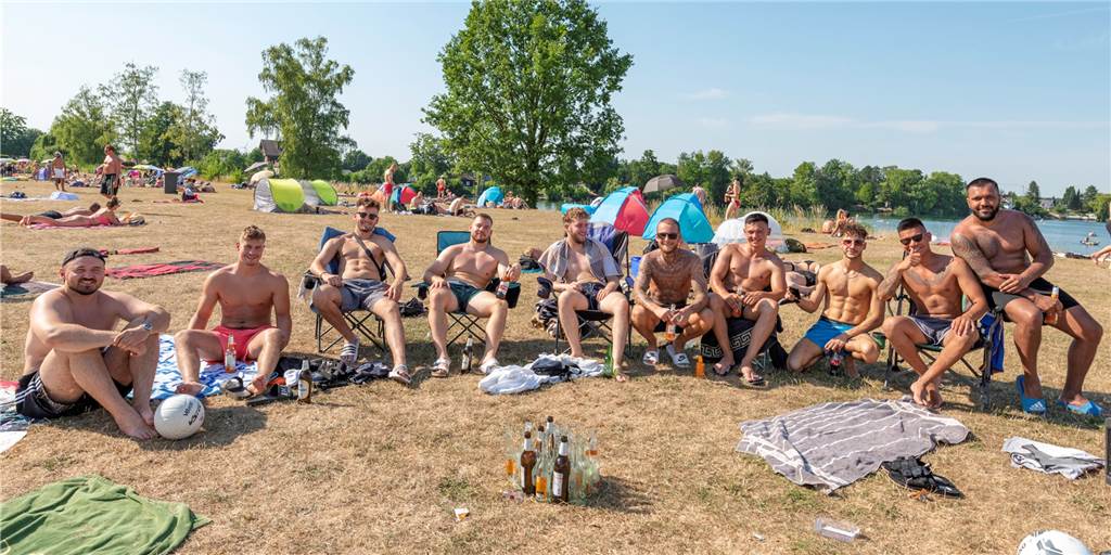 Hitzewelle in Selm: Viele Fotos vom Badespaß am Ternscher See Viele Menschen kamen am heißesten Tag des Jahres 2022 zum Ternscher See, um sich abzukühlen.