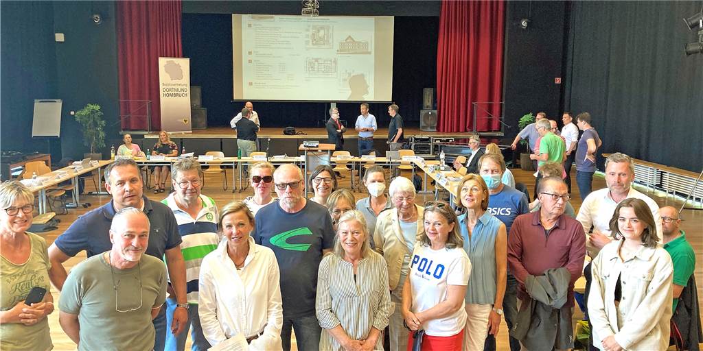 Gutachten für Ausbaupläne läuft noch – Gesamtschule wächst aber schon Viele Nachbarn der Gesamtschule waren in die Aula gekommen, um mehr über den aktuellen Stand der Ausbaupläne Am Klüsenerskamp zu erfahren.