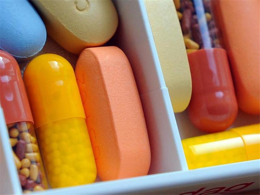 Nicht jedes neue Arzneimittel bringt erwünschten Mehrwert Viele neue Arzneimittel bringen Patienten nach einem neuen Report nicht den erwünschten Mehrwert. Foto: Jens Kalaene/Archiv