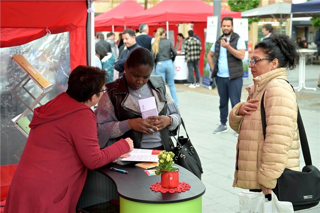 Viele nutzten die Gelegenheit, sich über Chancen in der Berufswelt zu informieren.