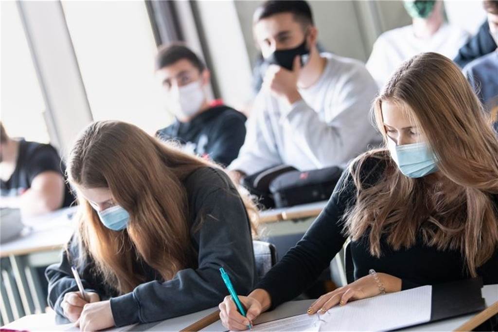 Corona-Lage: „Corona ist noch da, aber aus dem Blickwinkel geraten“ Viele Schüler im Kreis Borken würden nach wie die Maske tragen, berichtet Landrat Dr. Kai Zwicker der Redaktion.