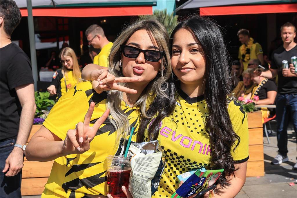 Viele Tausend Fans kamen vor dem Spiel des BVB gegen Mainz in die Innenstadt, um zu feiern.