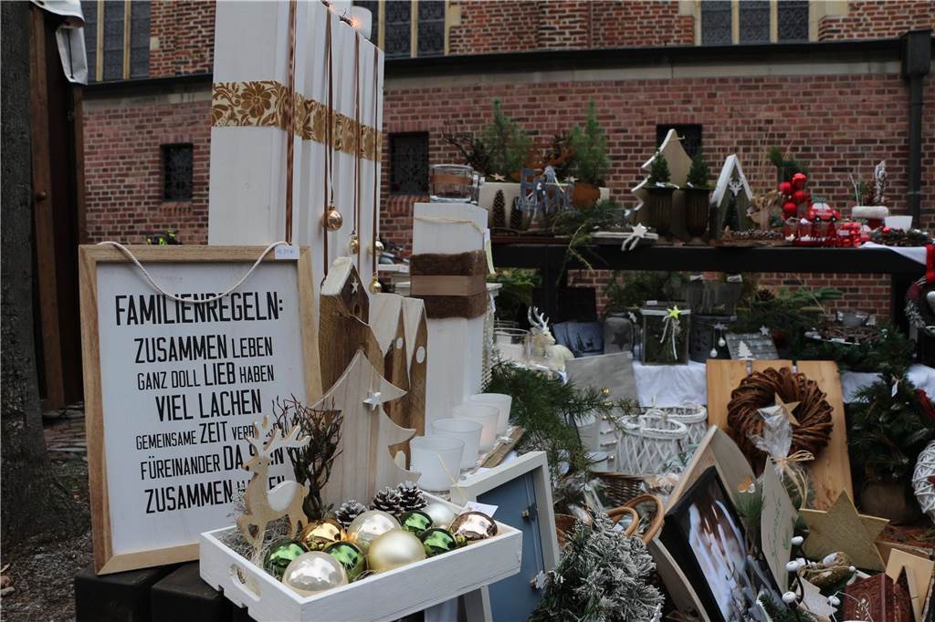 Viele Teilnehmer und Besucher stimmten sich am 1. Dezember passend zum ersten Advent auf die vorweihnachtliche Zeit ein.