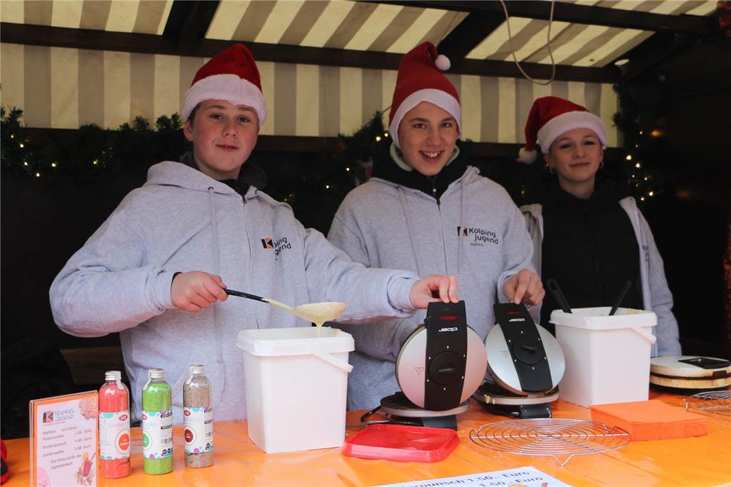 Viele Teilnehmer und Besucher stimmten sich am 1. Dezember passend zum ersten Advent auf die vorweihnachtliche Zeit ein.