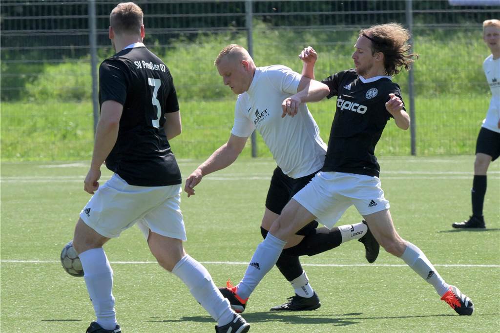 Viele Tore gab es beim 6:2 des SV Preußen gegen den SuS Derne.