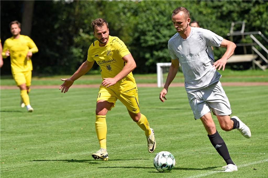 Viele Tore im Duell der Landesligisten: Am Ende muss sich der SV Dorsten-Hardt mit 4:6 geschlagen geben