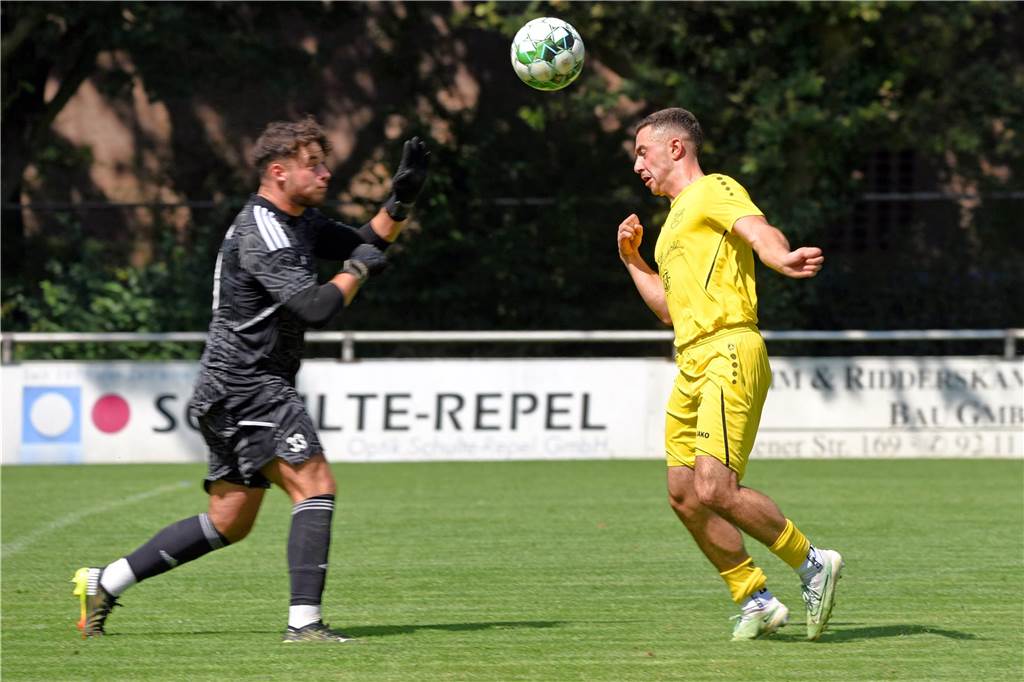 Viele Tore im Duell der Landesligisten: Am Ende muss sich der SV Dorsten-Hardt mit 4:6 geschlagen geben