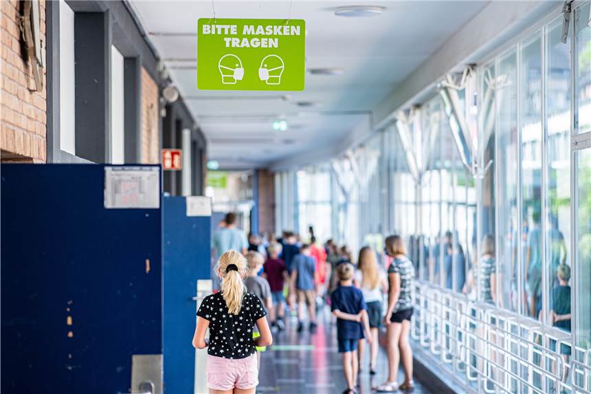 Wie Eltern und Schüler Ängsten zur Schulöffnung begegnen können Vielerorts kehren die Schulen zum Präsenzunterricht zurück - obwohl die Inzidenzzahlen steigen. (Symbolbild)