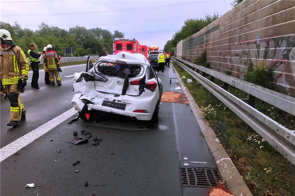 Unfallschwerpunkt A31: Polizei prüft Einrichtung einer Radaranlage Vier Frauen wurden 2019 bei einem Auffahrunfall kurz vor dem Autobahnkreuz Bottrop verletzt.
