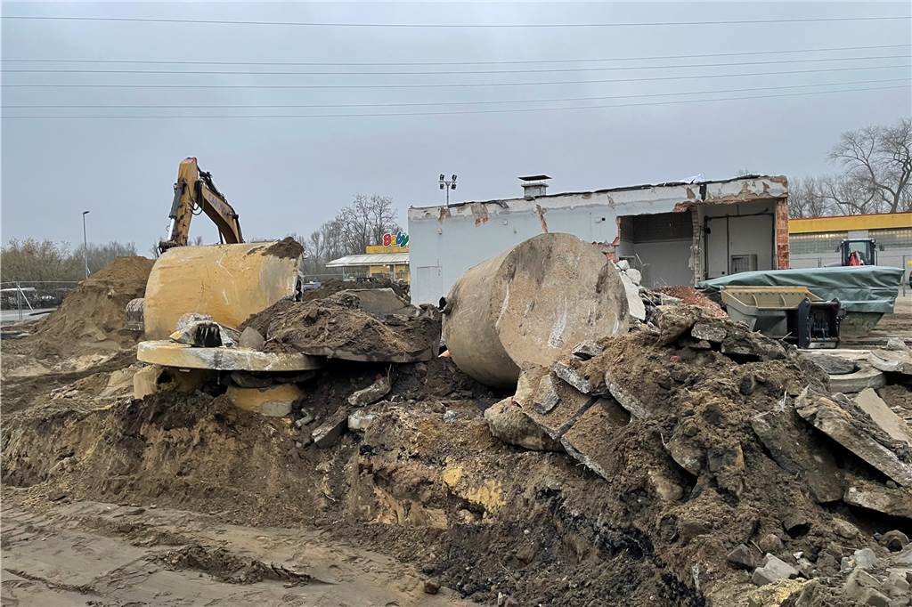 Vier Monate dauerten die Abriss- und Aufräumarbeiten auf dem ehemaligen Tankstellen-Gelände.