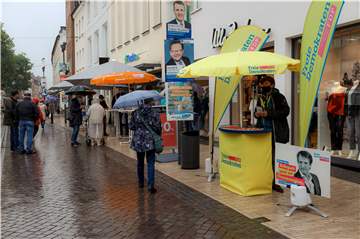 Vier Parteien hatten am Samstag Morgen ihre Wahlstände am Dorstener Marktplatz aufgebaut und versuchten nochmal kurz vor der Kommunalwahl unentschlossene Bürger zu überzeugen.