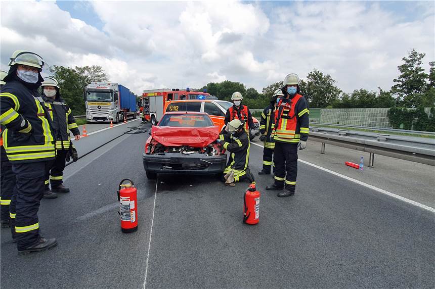 Großes Aufgebot an Rettern nach schwerem Unfall auf der A1 Vier Verletzte forderte ein Verkehrsunfall am Freitag, 17. Juli 2020, auf der Autobahn 1.