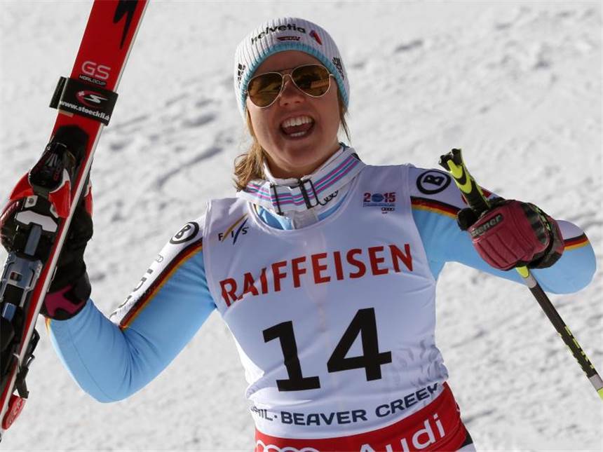 Rebensburg: «War für meine Nerven nicht sonderlich gut» Viktoria Rebensburg freut sich über ihre Silbermedaille im WM-Riesenslalom. Foto: Stephan Jansen