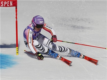 Viktoria Rebensburg verpasste als Vierte knapp das Podest beim Riesenslalom in Aspen. Foto: Nathan Bilow