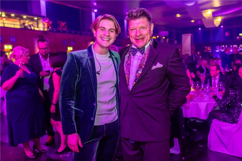 Die besten Bilder der Solidarfonds-Gala 2024: Feine Gäste feiern BVB, Hagedorn und Roland Kaiser