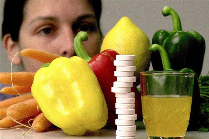 Vitamintabletten schützen nicht vor Kreislauferkrankungen Vitaminreiche Nahrungsmittel tragen mehr zur Gesundheit bei als Vitaminpillen. Foto: Norbert Försterling