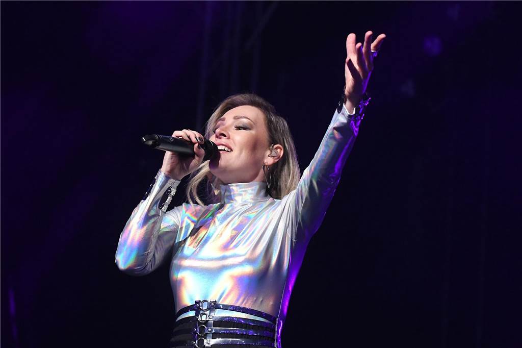 Vivien Gold glitzerte bei der Solidarfonds-Schlagerparty 2023 in der Europahalle Castrop-Rauxel.